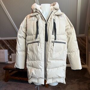 Orolay 092 Universe® Women's Thickened Down Jacket in Beige